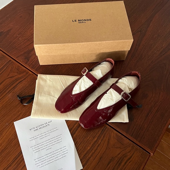 Red Flats & Loafers with Rounded Toe and Decorative Element - Picture 4 of 7